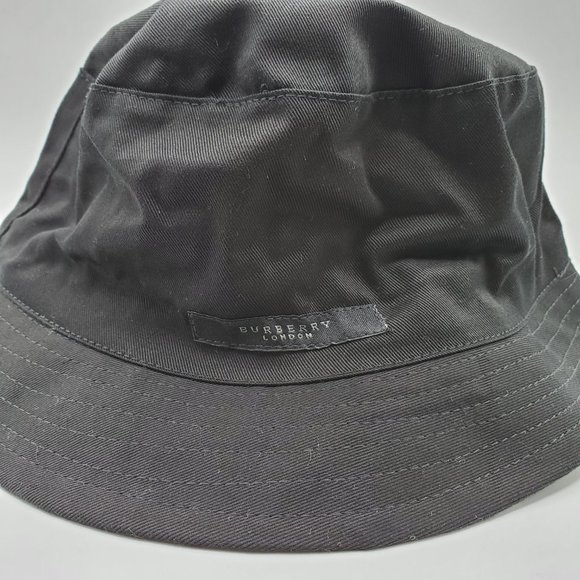 Burberry London Check reversible Bucket Hat (Black) (UNISEX) - Picture 1 of 13